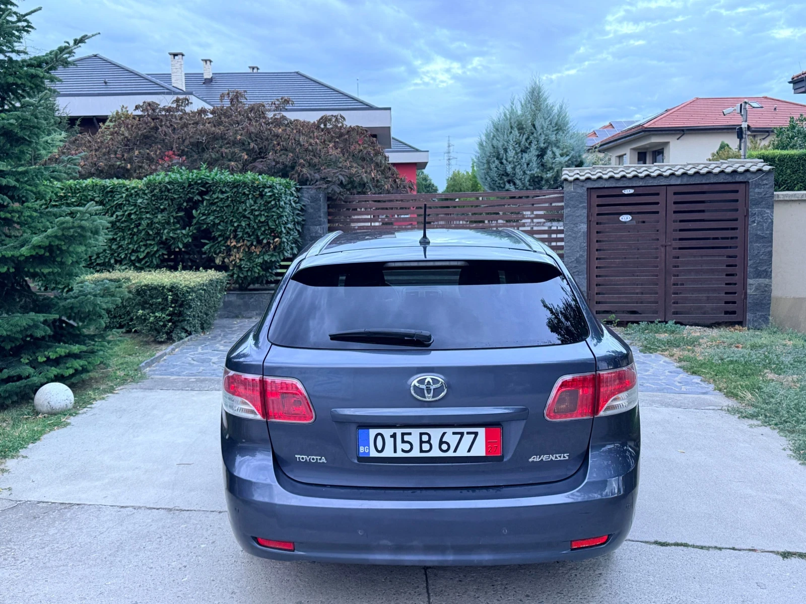 Toyota Avensis 2.0 БЕНЗИН, снимка 7 - Автомобили и джипове - 56170974