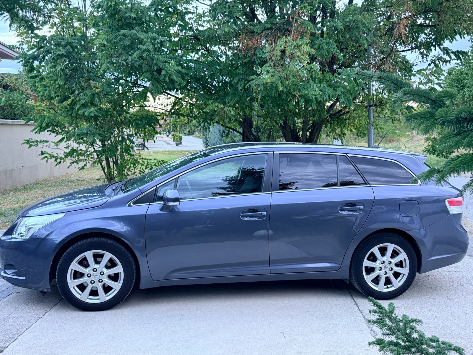 Toyota Avensis 2.0 БЕНЗИН, снимка 5 - Автомобили и джипове - 56170974