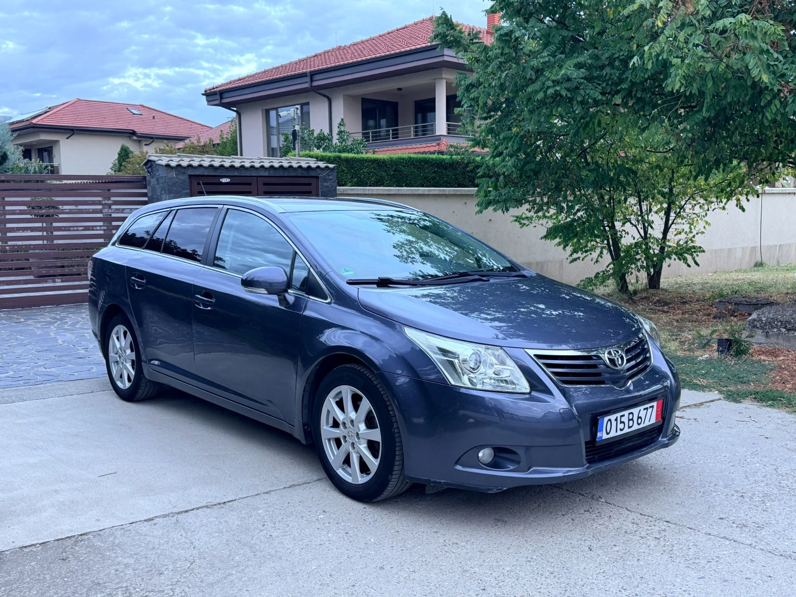 Toyota Avensis 2.0 БЕНЗИН, снимка 3 - Автомобили и джипове - 56170974