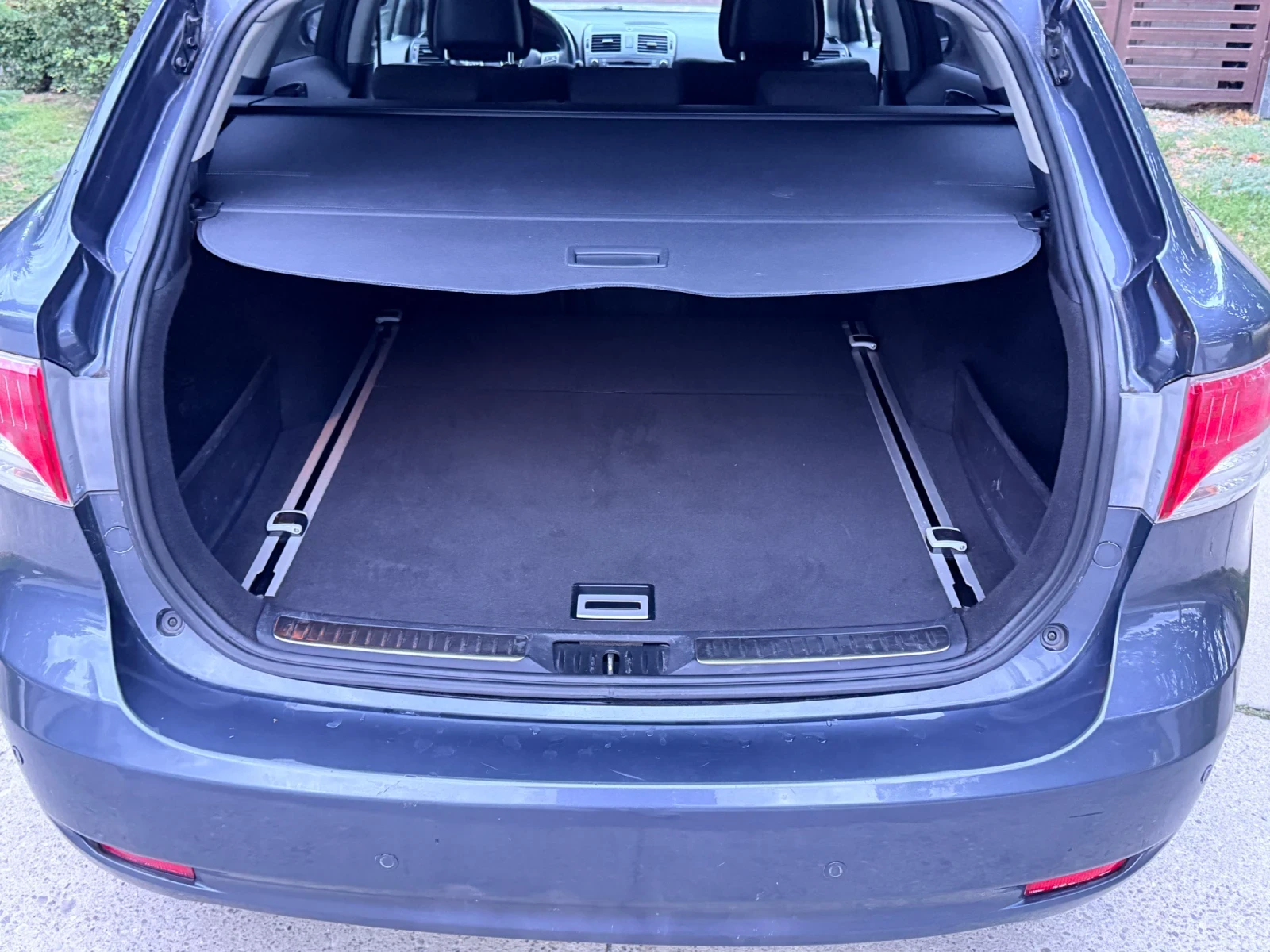 Toyota Avensis 2.0 БЕНЗИН, снимка 15 - Автомобили и джипове - 56170974