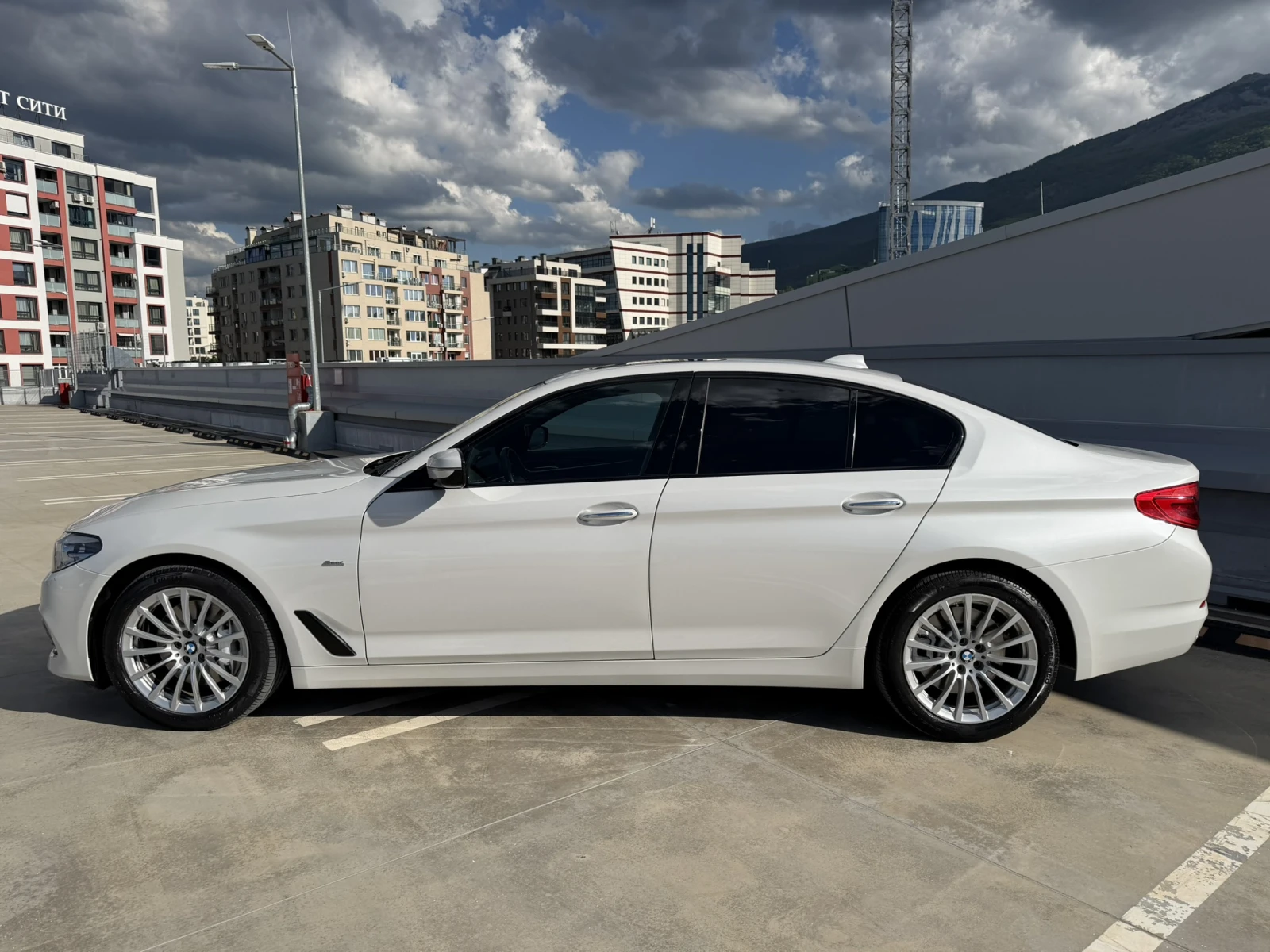 BMW 540 540 XDrive Дизел, снимка 5 - Автомобили и джипове - 56226011