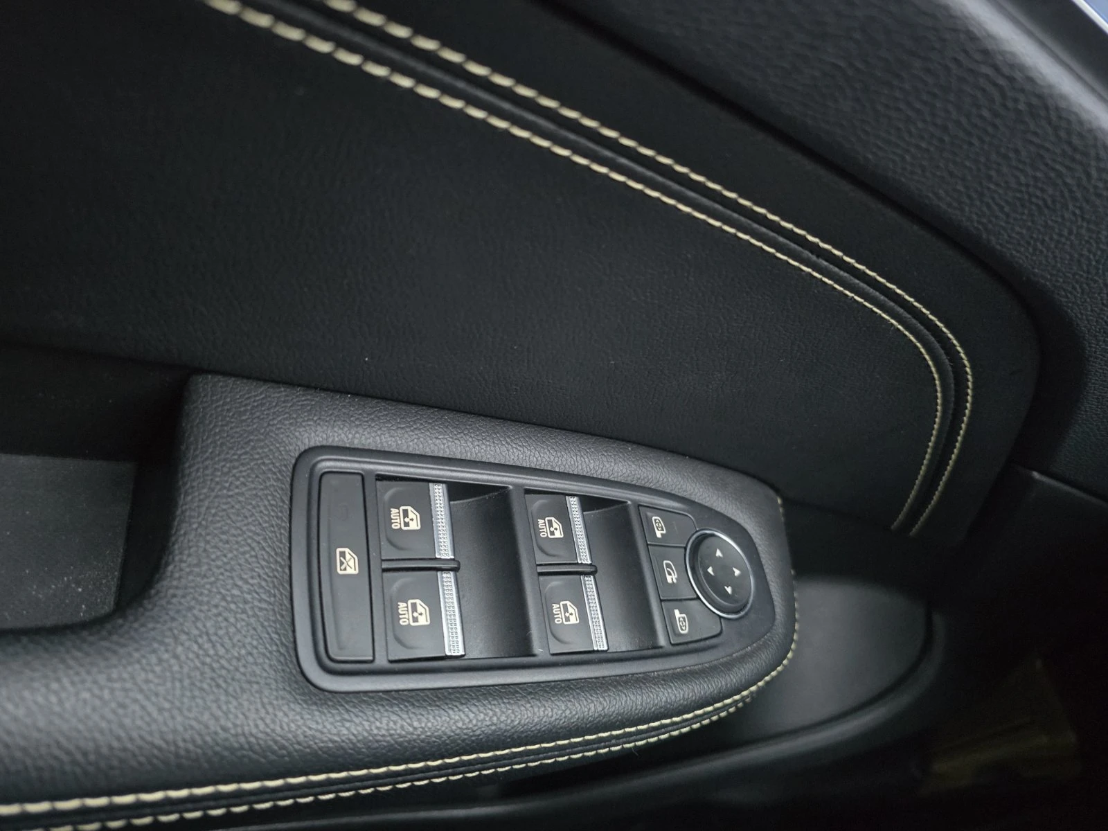 Renault Arkana E-TECH 1.6 Tce 95 S&S, снимка 13 - Автомобили и джипове - 56577693