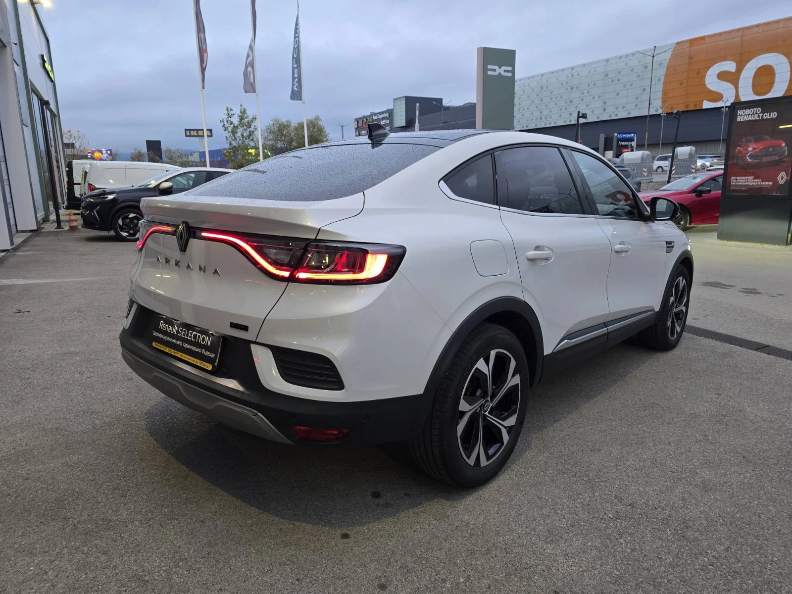Renault Arkana E-TECH 1.6 Tce 95 S&S, снимка 5 - Автомобили и джипове - 56577693