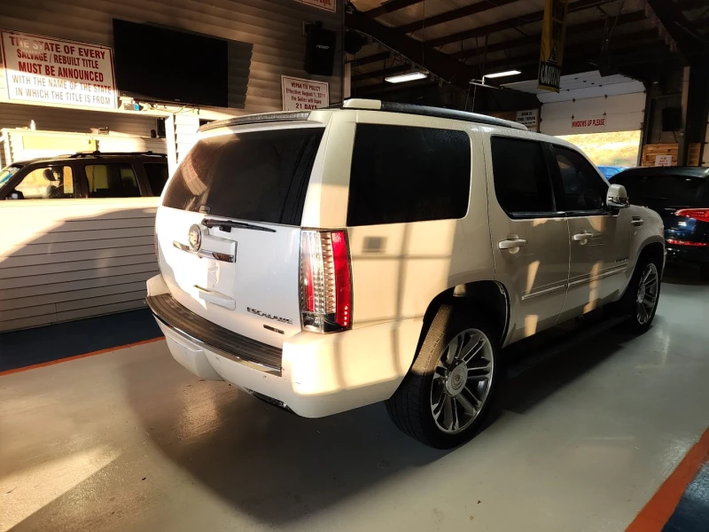 Cadillac Escalade Premium 1SC, снимка 4 - Автомобили и джипове - 47632613