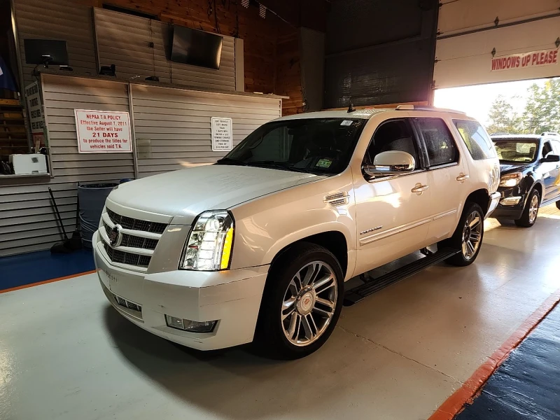 Cadillac Escalade Premium 1SC, снимка 1 - Автомобили и джипове - 47632613