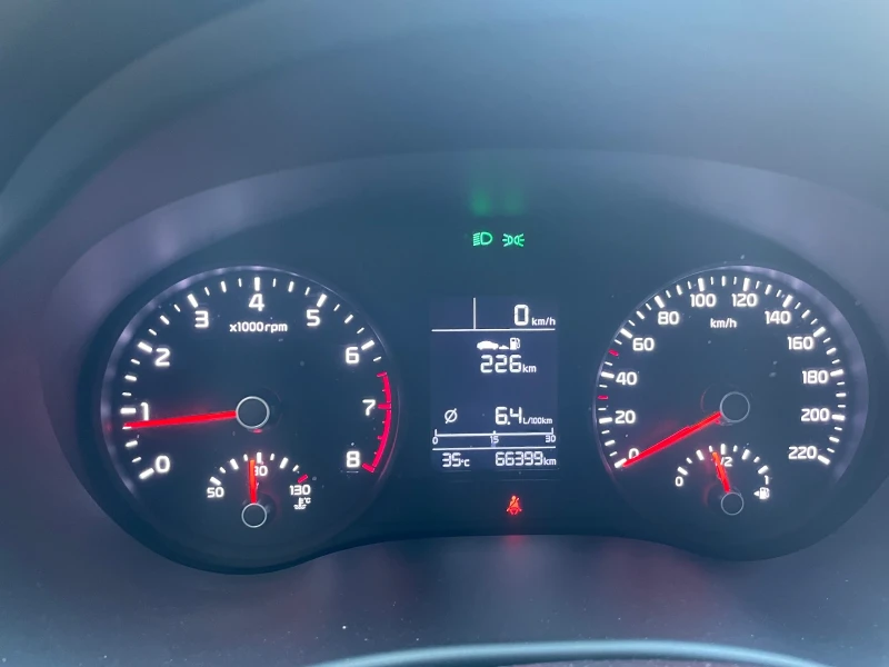 Kia Stonic, снимка 6 - Автомобили и джипове - 50924835