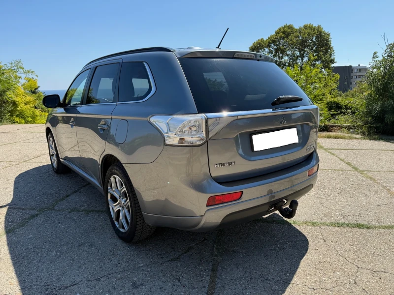 Mitsubishi Outlander PHEV, снимка 3 - Автомобили и джипове - 52588472