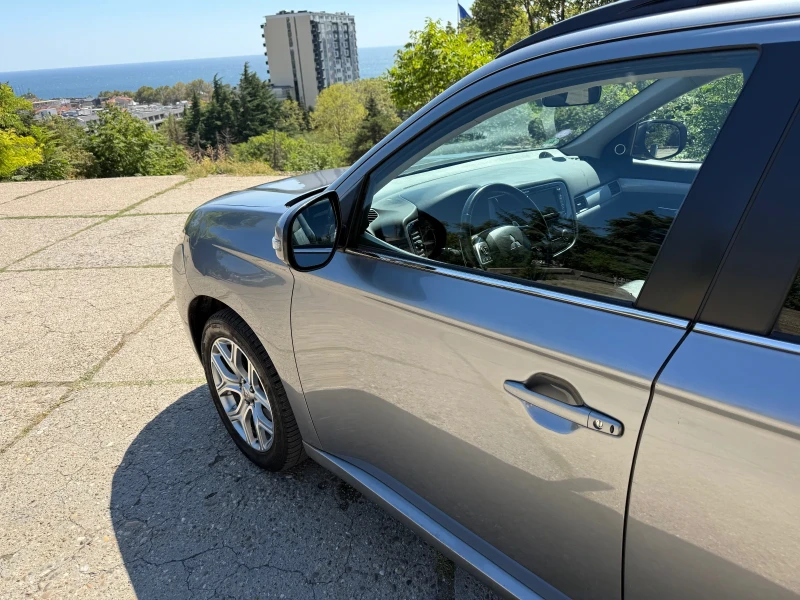 Mitsubishi Outlander PHEV, снимка 8 - Автомобили и джипове - 52588472