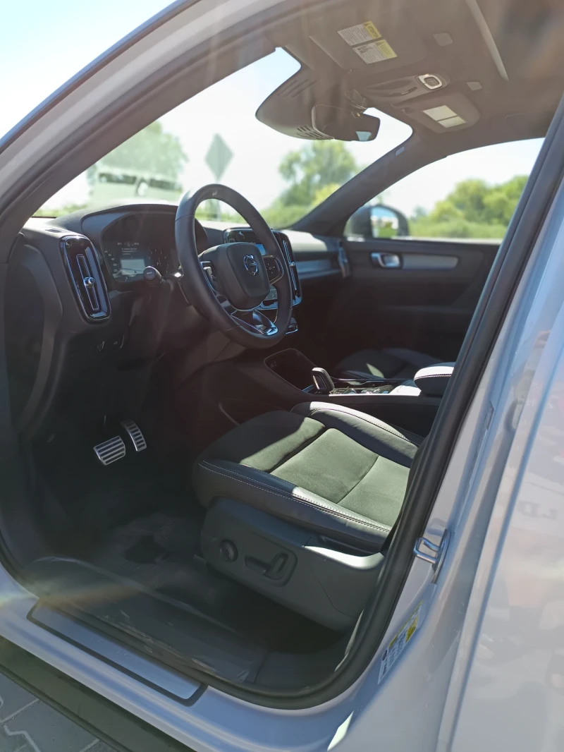 Volvo XC40 2.0 R Design, снимка 6 - Автомобили и джипове - 52839298
