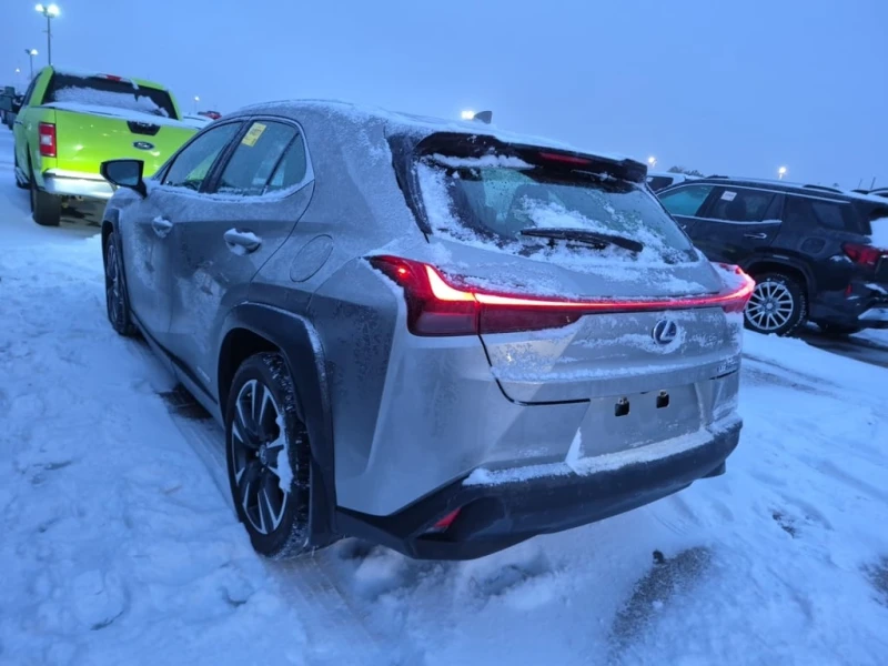 Lexus UX 250h * CARFAX * БЕЗ ПЪРВОНАЧАЛНА ВНОСКА, снимка 4 - Автомобили и джипове - 53175903