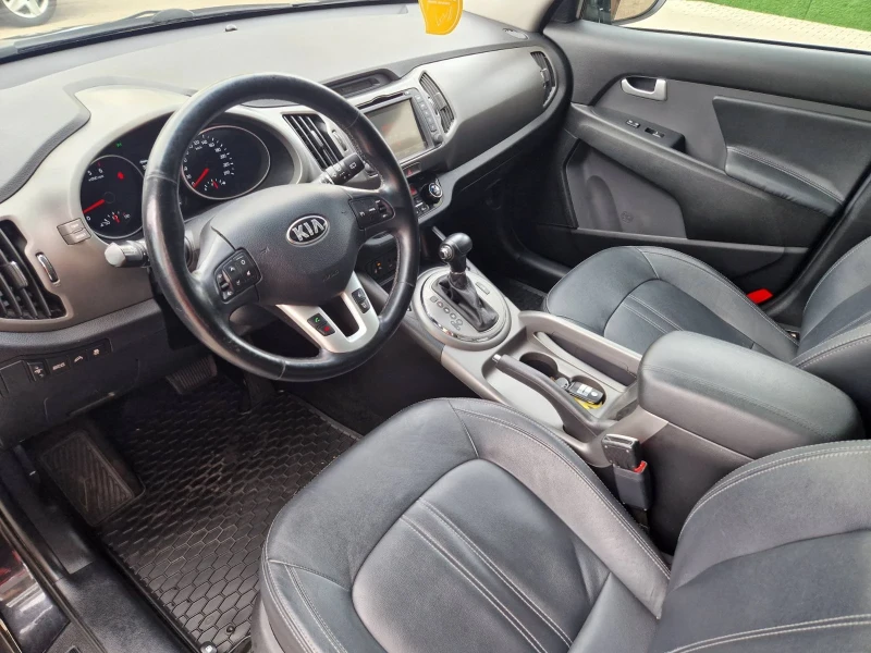 Kia Sportage Автомат* Нави* Кожа* Камера* Панорама* Швейцария , снимка 9 - Автомобили и джипове - 53250159