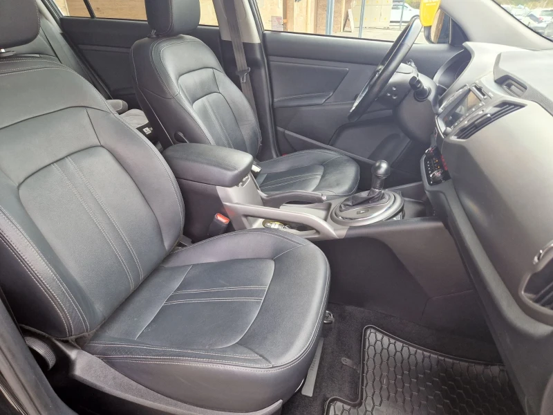 Kia Sportage Автомат* Нави* Кожа* Камера* Панорама* Швейцария , снимка 14 - Автомобили и джипове - 53250159