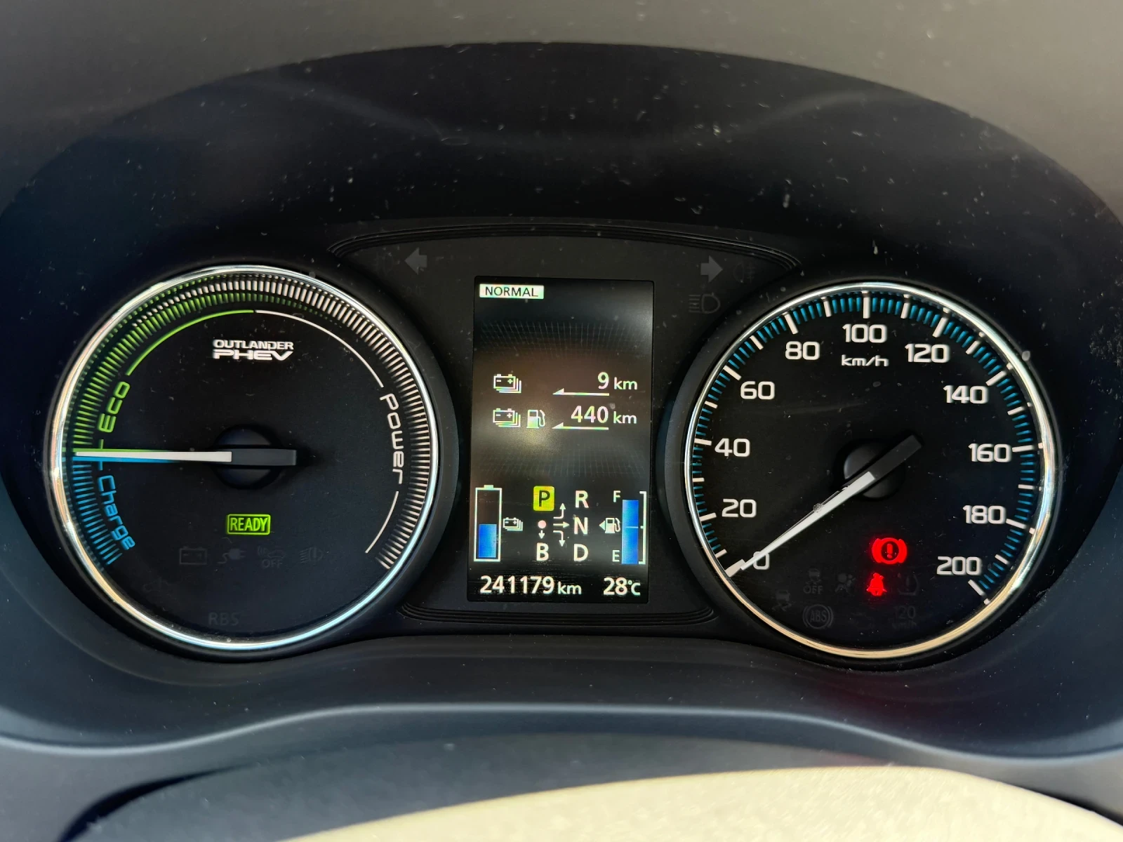 Mitsubishi Outlander PHEV | Mobile.bg � ����������� 13