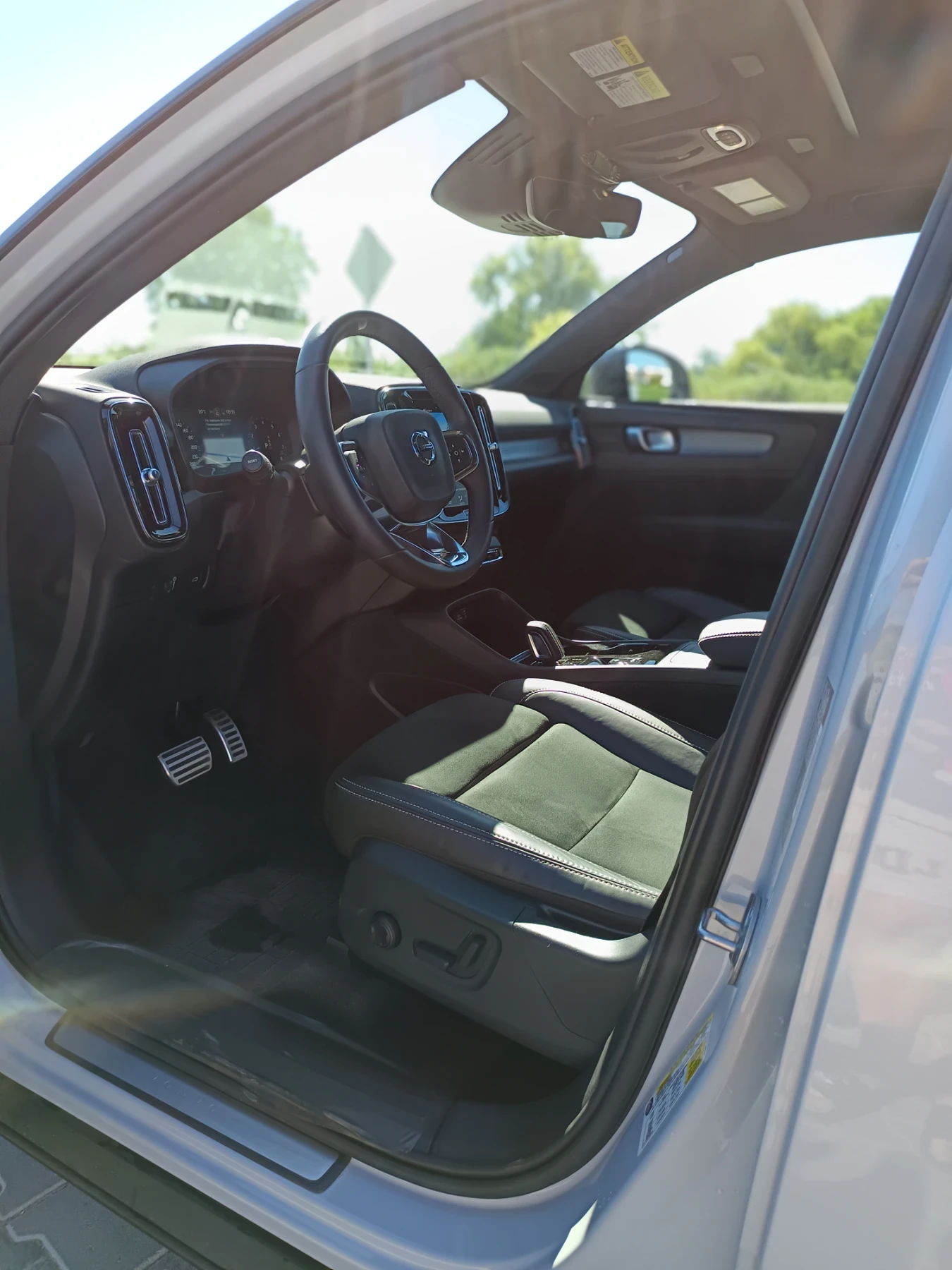 Volvo XC40 2.0 R Design - изображение 6