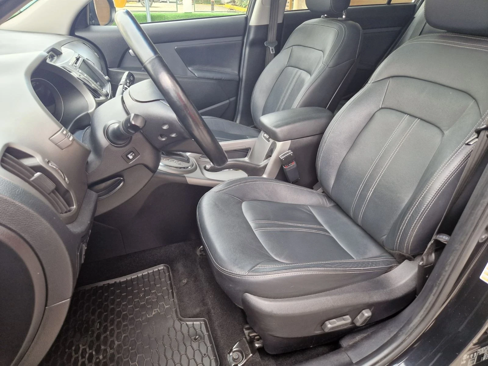 Kia Sportage Автомат* Нави* Кожа* Камера* Панорама* Швейцария  - изображение 10