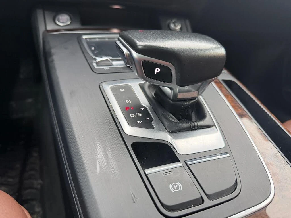 Audi Q5  2.0 TFSI Technik АвтоКредит (Цена до БГ) - изображение 10