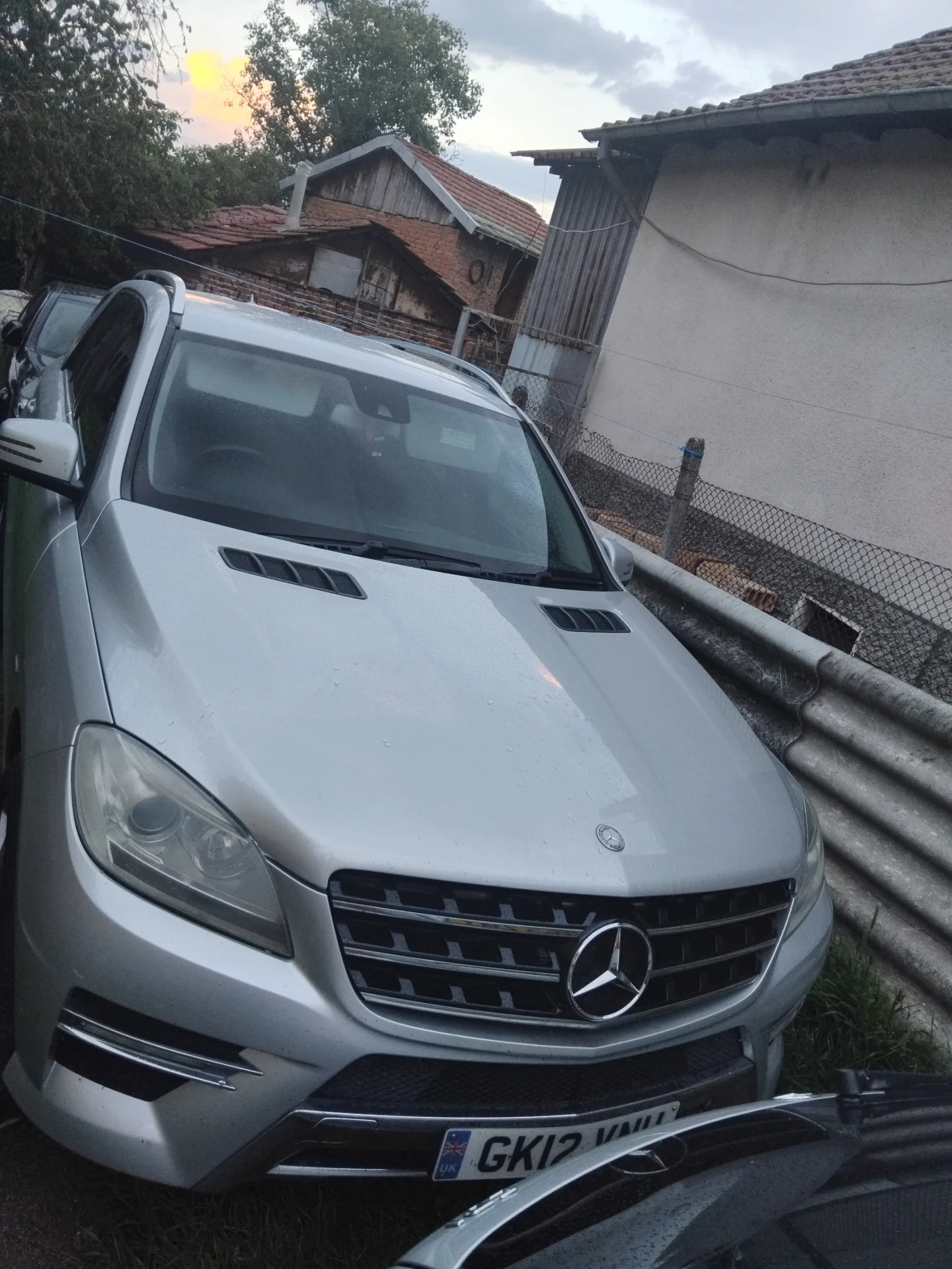 Mercedes-Benz ML 350 Ml 350 amg sport, снимка 4 - Автомобили и джипове - 54773513