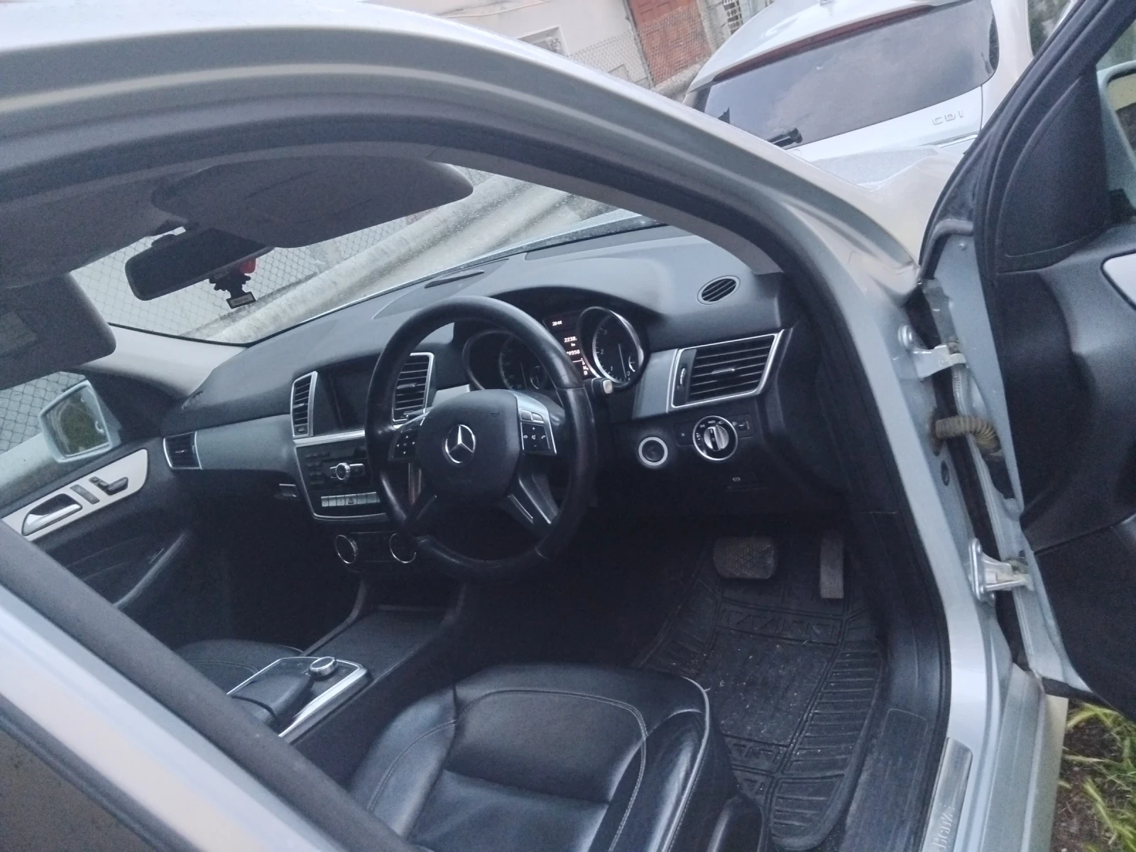Mercedes-Benz ML 350 Ml 350 amg sport, снимка 13 - Автомобили и джипове - 54773513