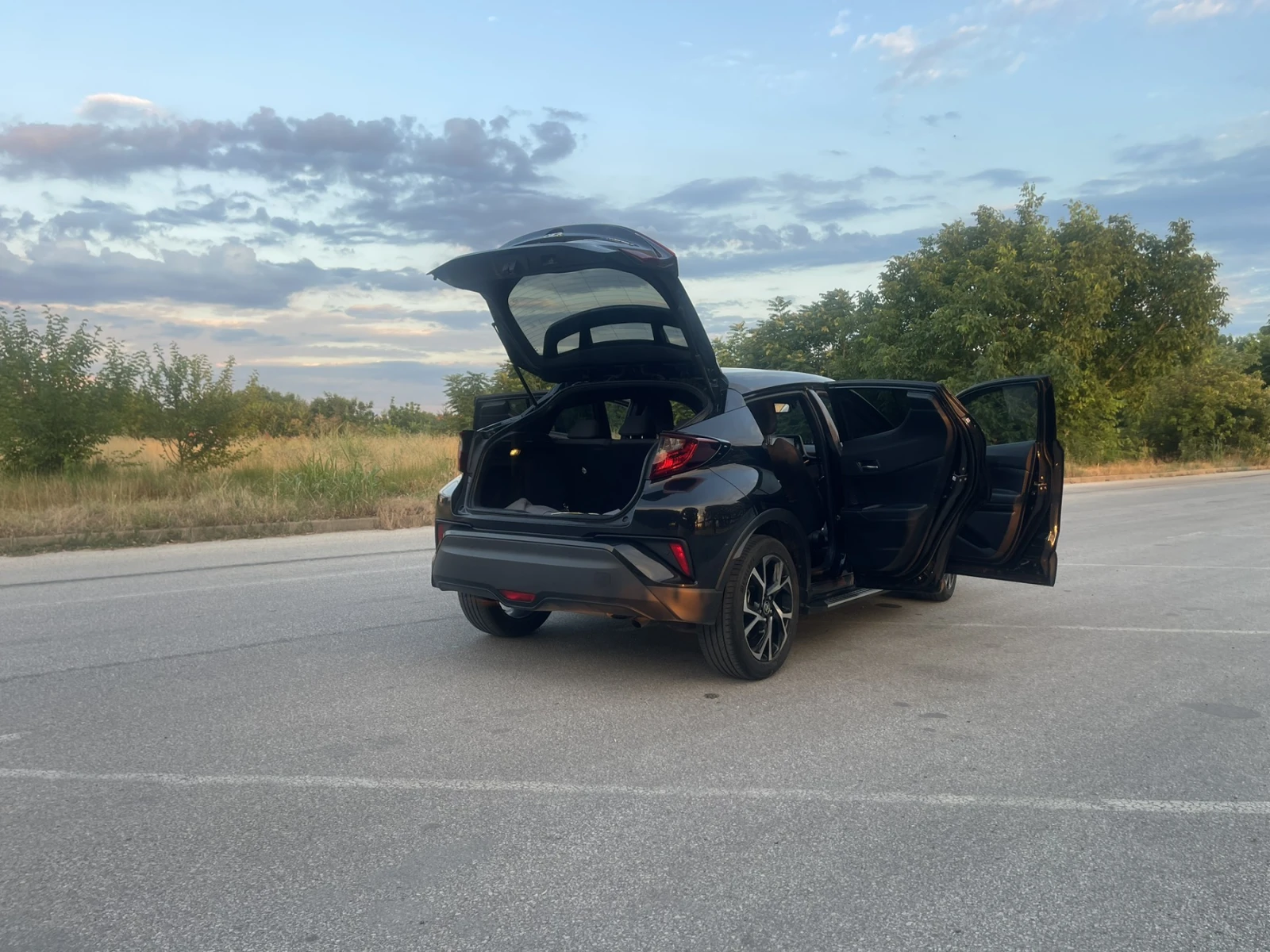 Toyota C-HR, снимка 5 - Автомобили и джипове - 55206131