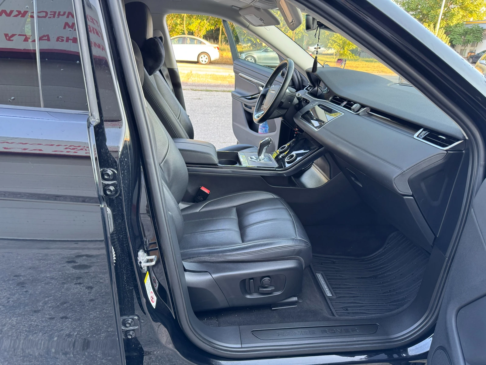 Land Rover Range Rover Evoque P250SE, снимка 14 - Автомобили и джипове - 55622773