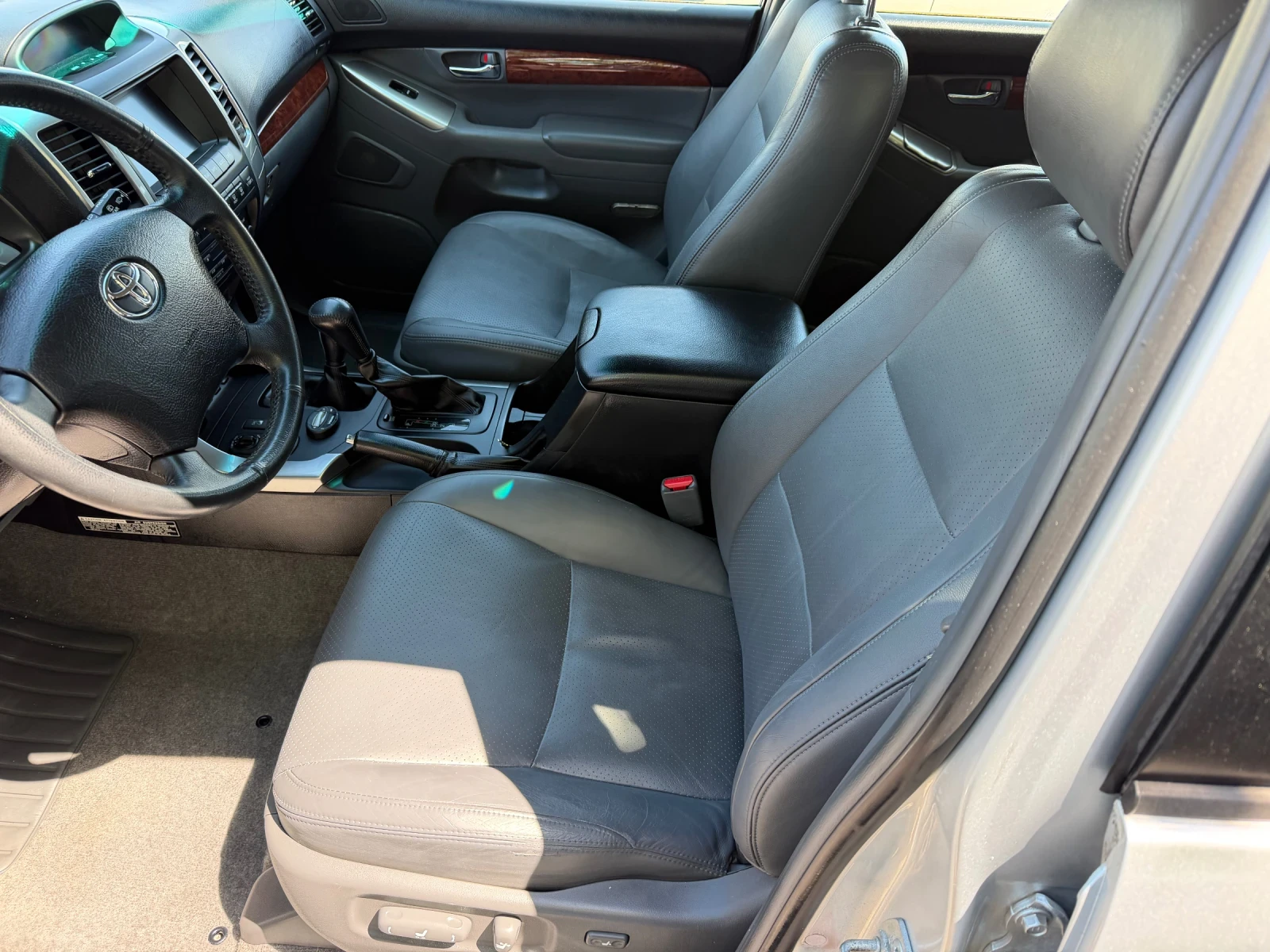 Toyota Land cruiser 3.0 d4d avtomat, снимка 12 - Автомобили и джипове - 55621687