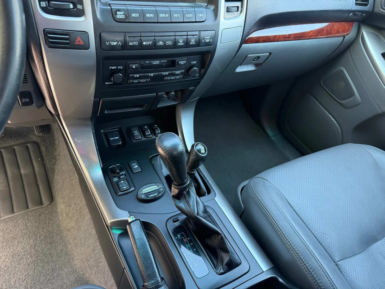 Toyota Land cruiser 3.0 d4d avtomat, снимка 9 - Автомобили и джипове - 55621687
