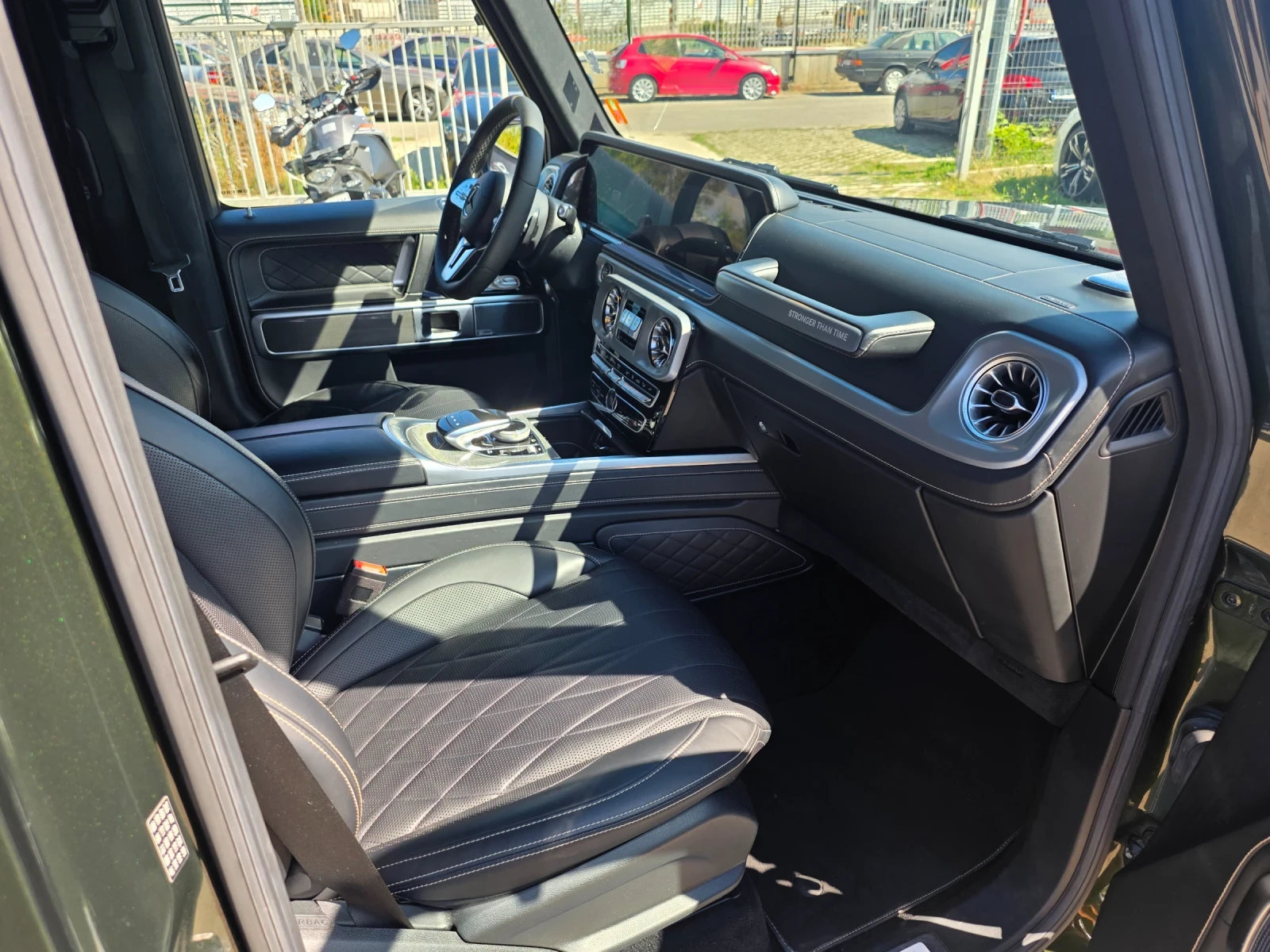 Mercedes-Benz G 400 STRONGER THAN TIME AMG LINE, снимка 9 - Автомобили и джипове - 56126659