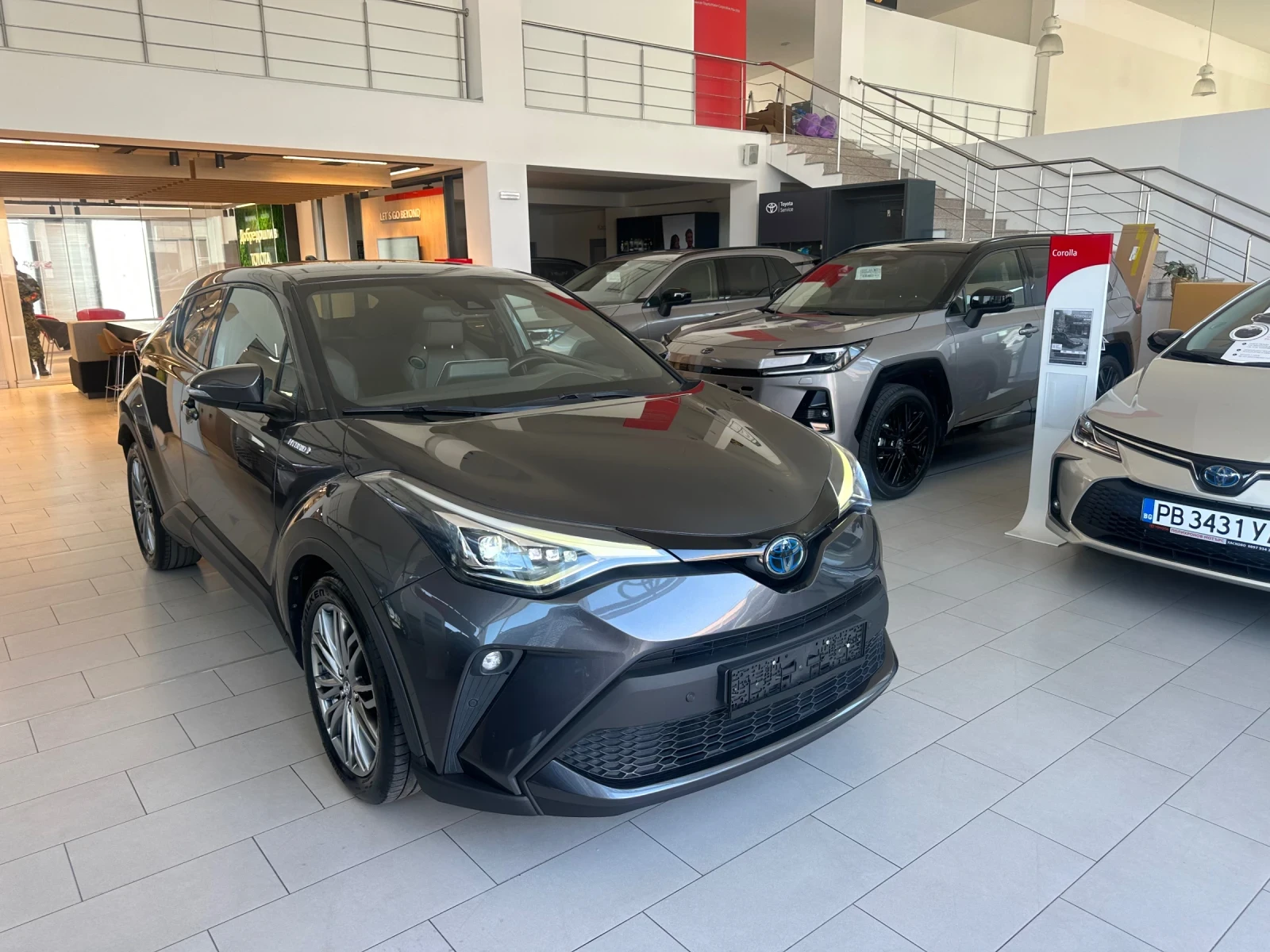 Toyota C-HR Lounge, снимка 6 - Автомобили и джипове - 56214400