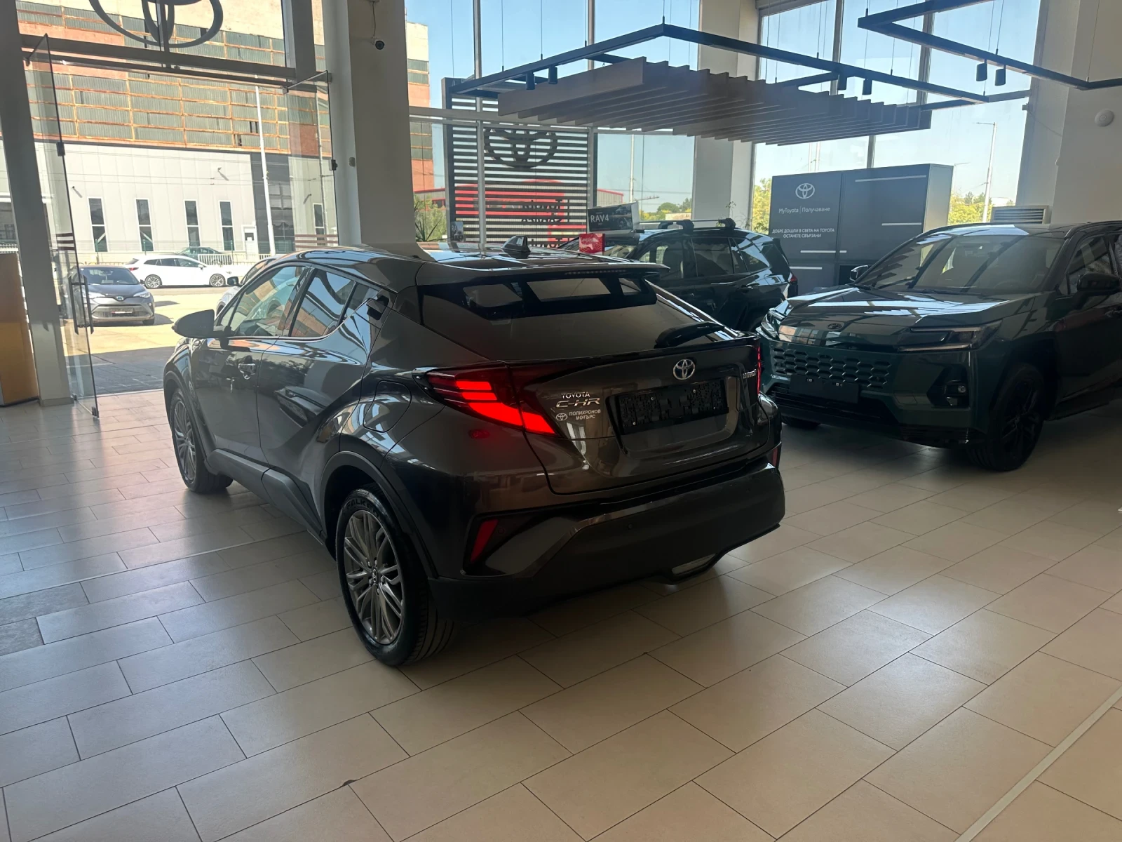 Toyota C-HR Lounge, снимка 3 - Автомобили и джипове - 56214400