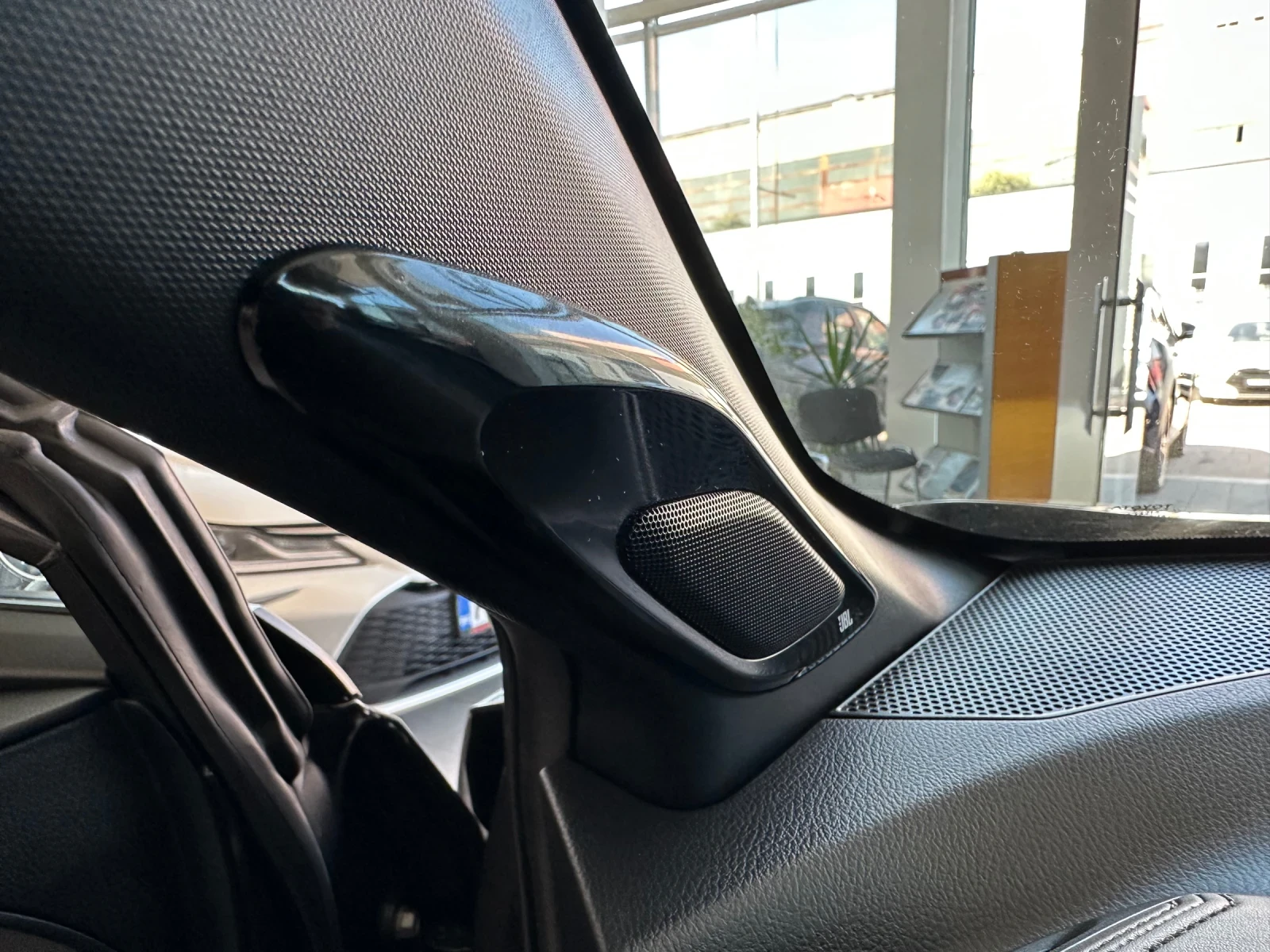 Toyota C-HR Lounge, снимка 14 - Автомобили и джипове - 56214400