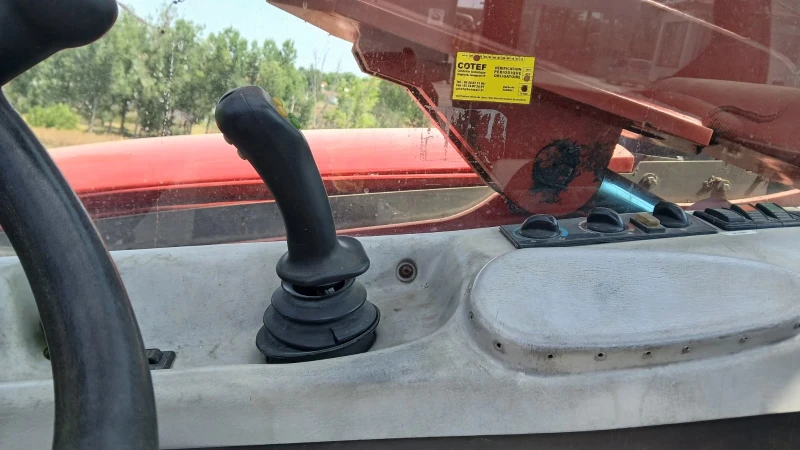 Телескопични товарачи Manitou MLT 633 120 LS, снимка 10 - Индустриална техника - 49370527