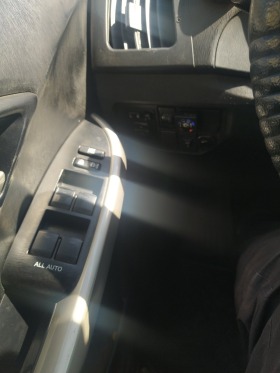 Toyota Prius хибрид с газ, снимка 5
