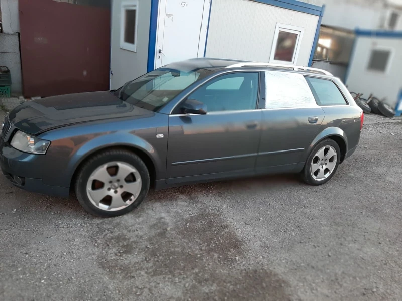 Audi A4 Avant 2.5, снимка 3 - Автомобили и джипове - 48473650