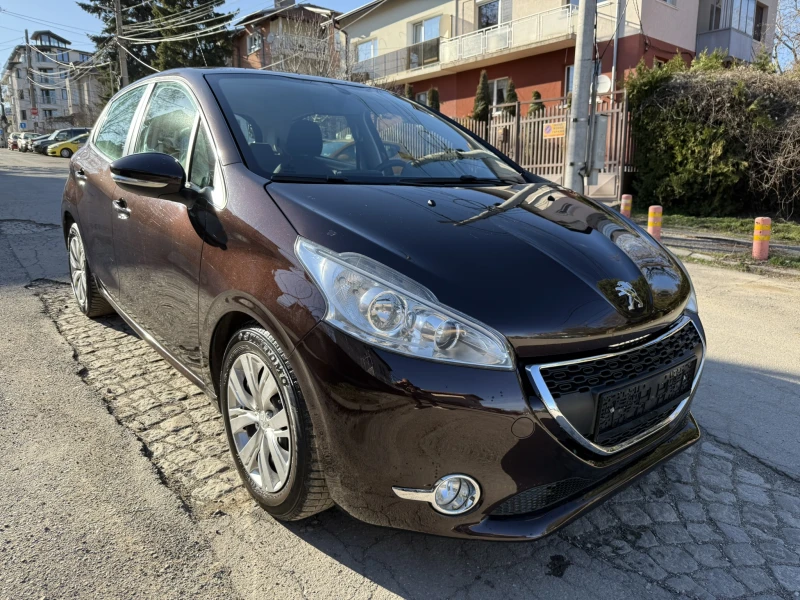 Peugeot 208 1.4i 95 к.с. Бензин 106000км., снимка 9 - Автомобили и джипове - 49426775