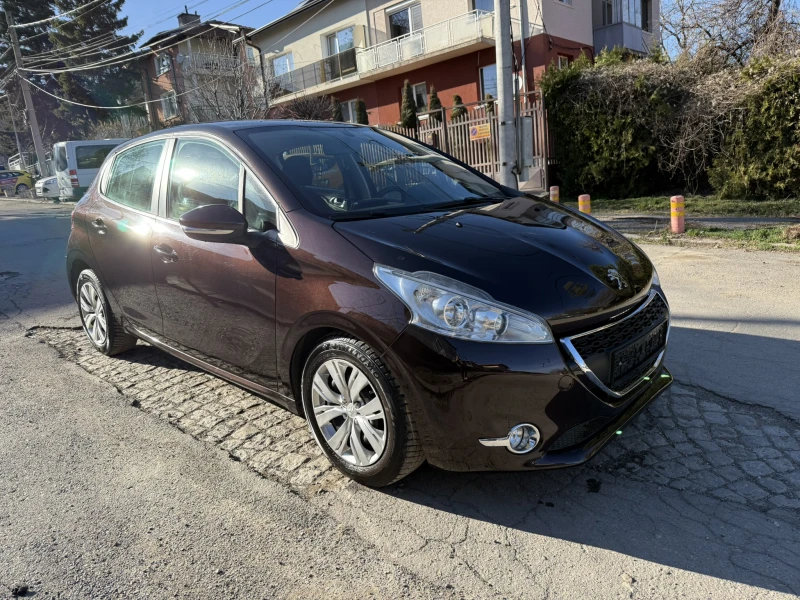 Peugeot 208 1.4i 95 к.с. Бензин 106000км., снимка 8 - Автомобили и джипове - 49426775