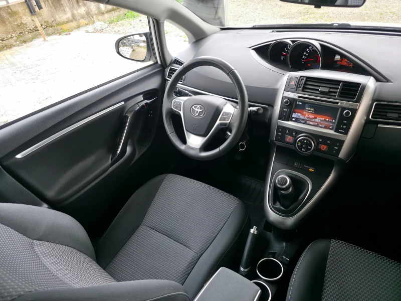 Toyota Verso 1.6 D-4D EURO6b, снимка 13 - Автомобили и джипове - 49808692