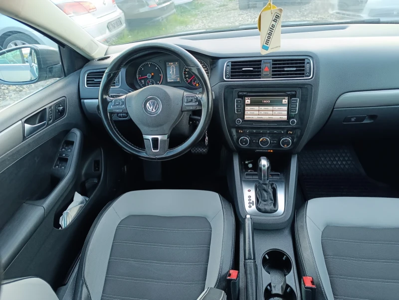 VW Jetta AVTOMAT NAVI, снимка 9 - Автомобили и джипове - 50179413
