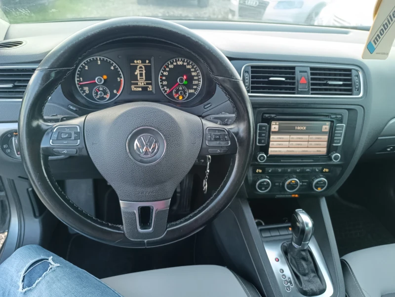 VW Jetta AVTOMAT NAVI, снимка 8 - Автомобили и джипове - 50179413