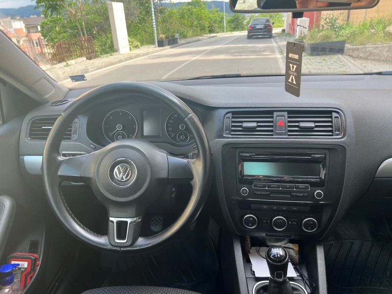 VW Jetta 1.6 Diesel, снимка 5 - Автомобили и джипове - 51754175