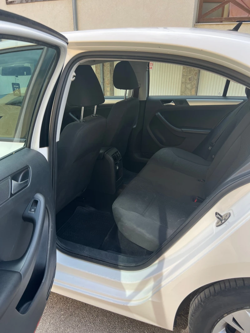 VW Jetta 1.6 Diesel, снимка 6 - Автомобили и джипове - 51754175