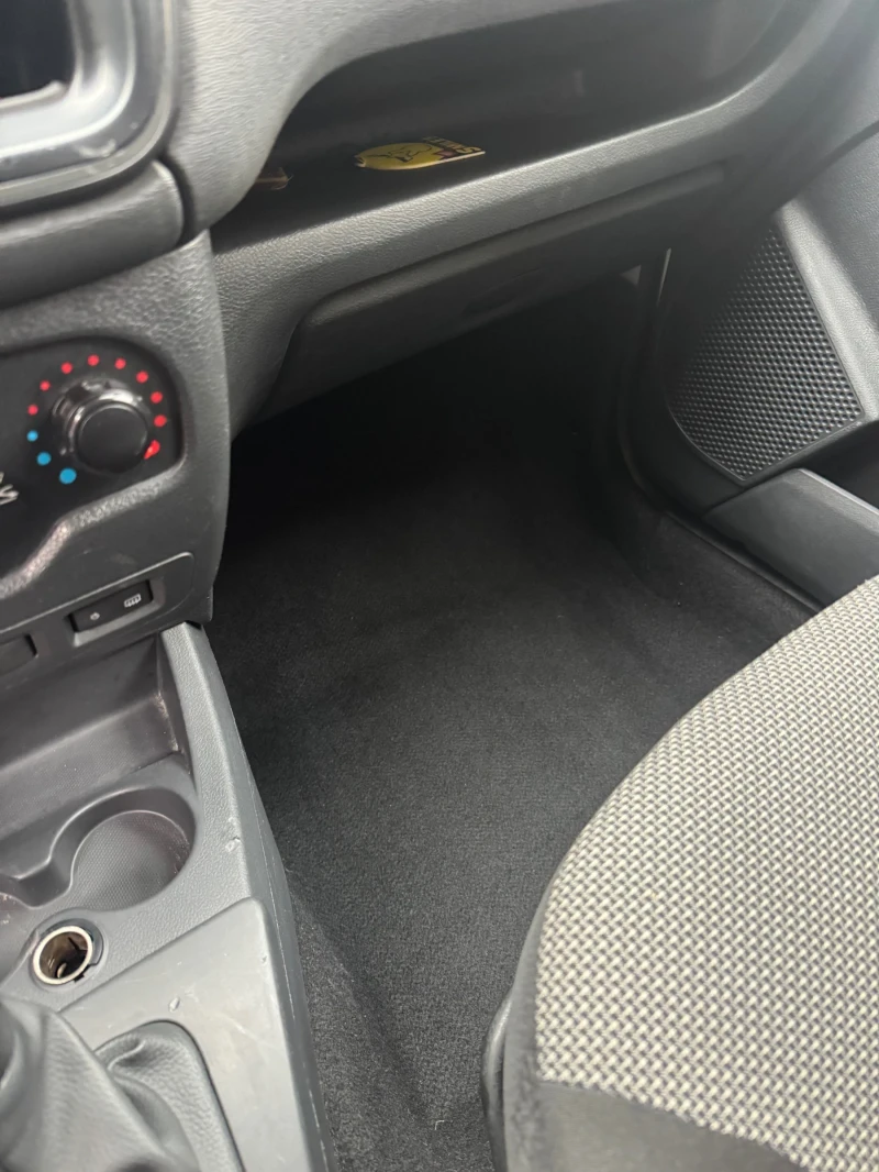 Dacia Dokker 1.5 dci 90 hp 2019 реални км., снимка 3 - Автомобили и джипове - 52493434