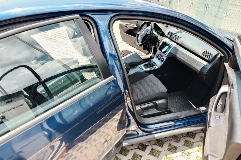 VW Passat, снимка 5 - Автомобили и джипове - 52818351