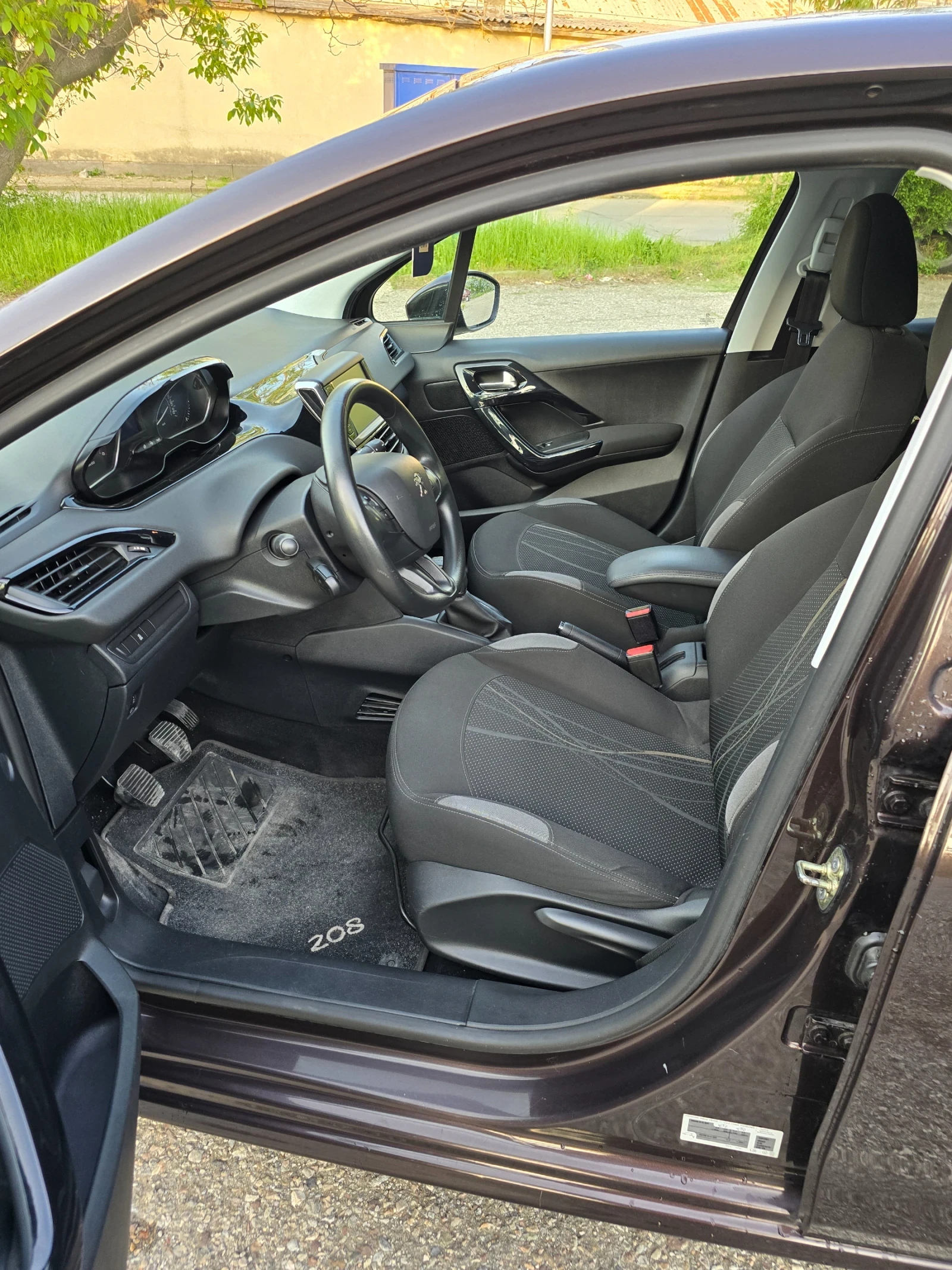 Peugeot 208 1.4 HDI - изображение 9