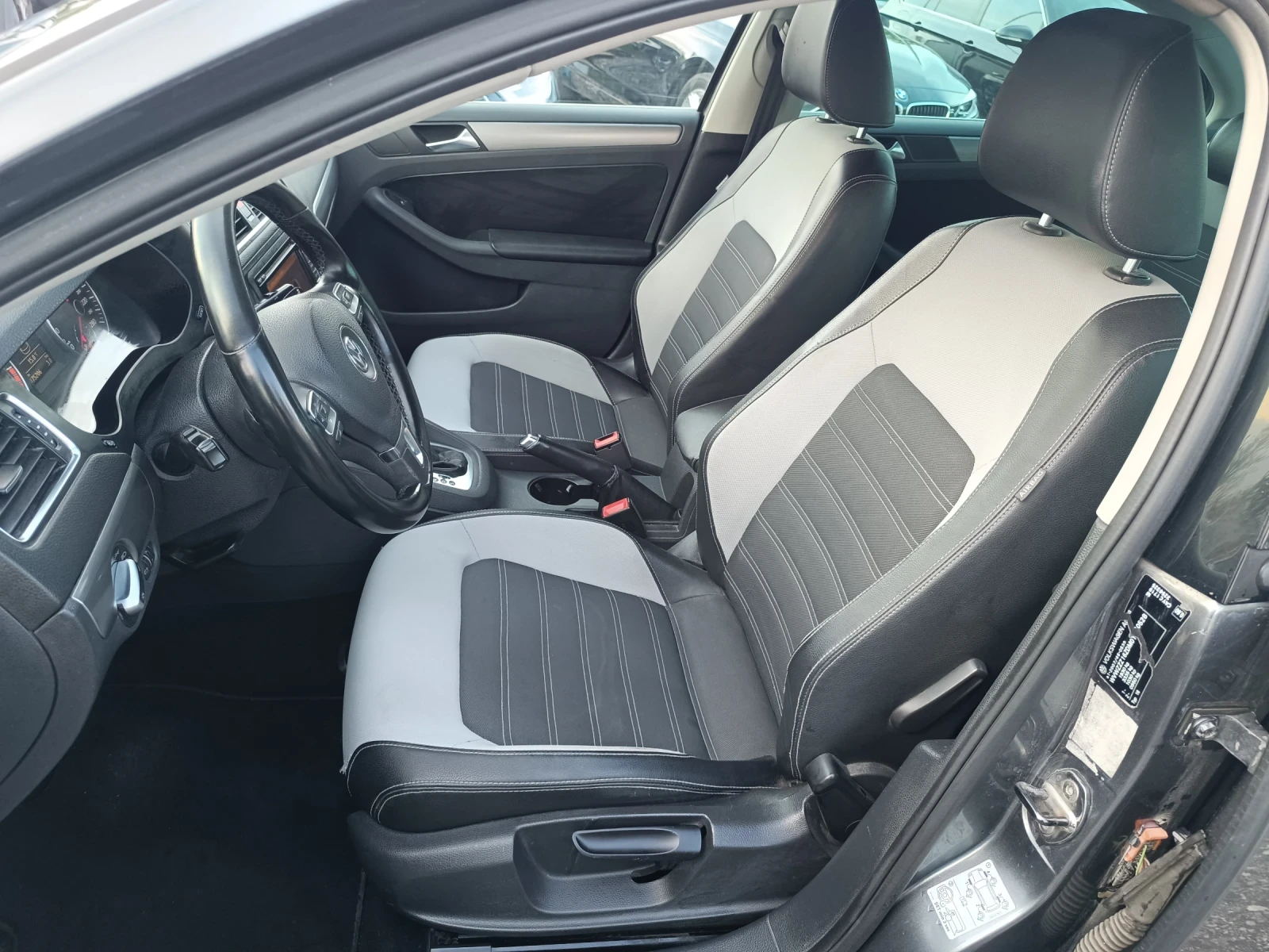 VW Jetta AVTOMAT NAVI - изображение 10