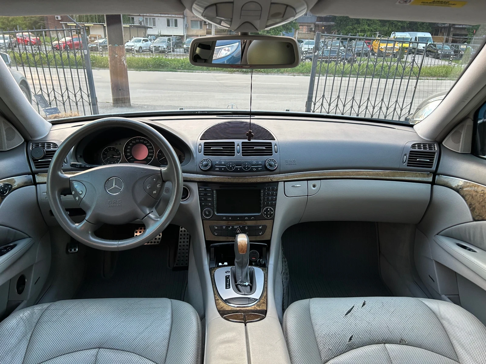 Mercedes-Benz E 270  - изображение 8