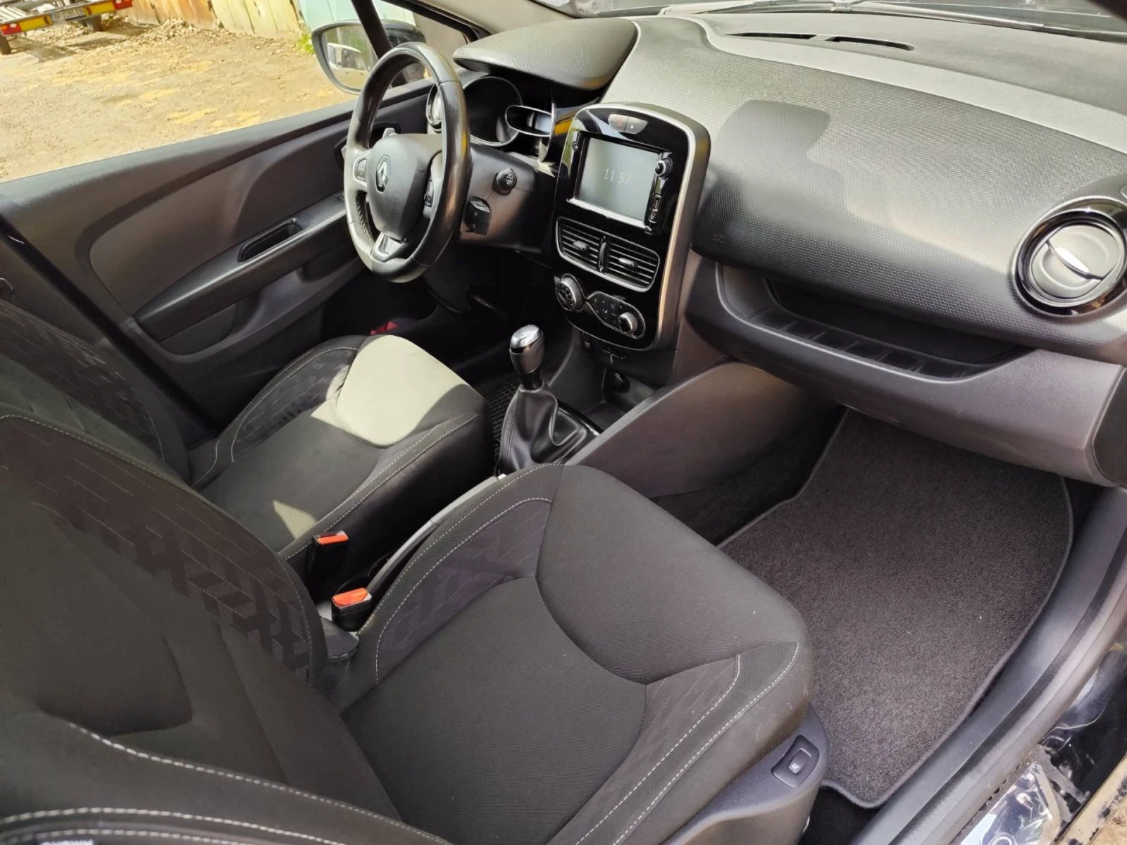 Renault Clio IV Grandtour 0.9 TCe/90 к.с. - изображение 7