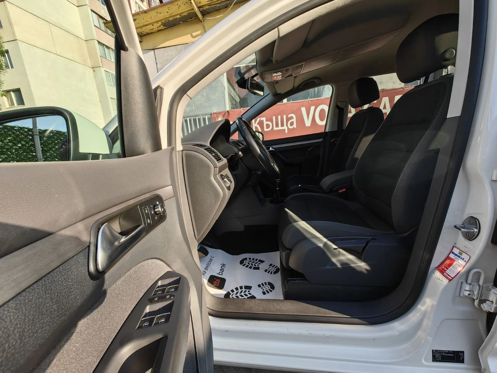 VW Touran 1.4i-150к.с-Турбо Евро-5b 6-скорости Автопилот  - изображение 7