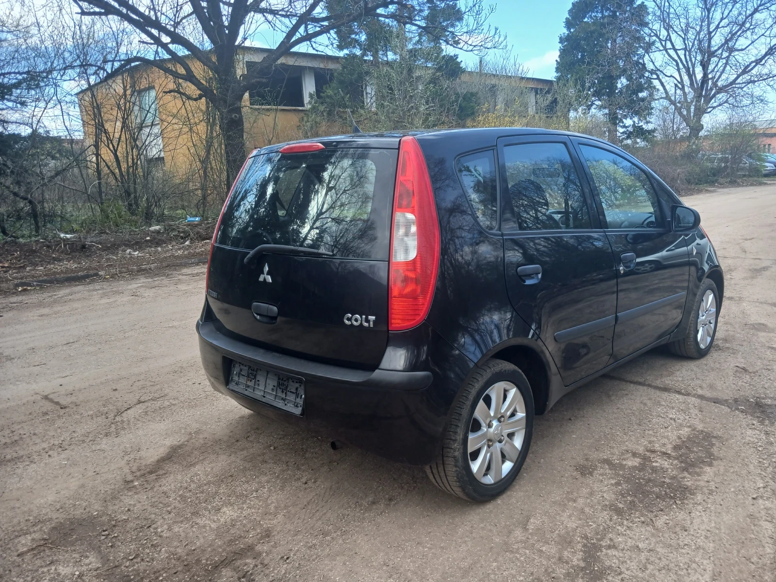 Mitsubishi Colt 1.1, снимка 6 - Автомобили и джипове - 54045541