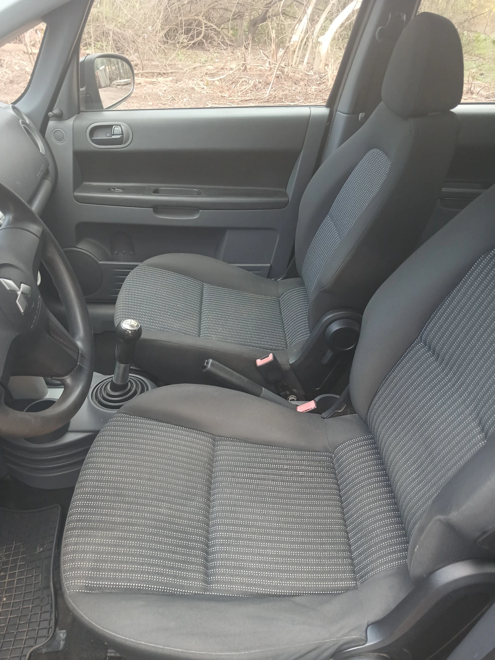 Mitsubishi Colt 1.1, снимка 9 - Автомобили и джипове - 54045541