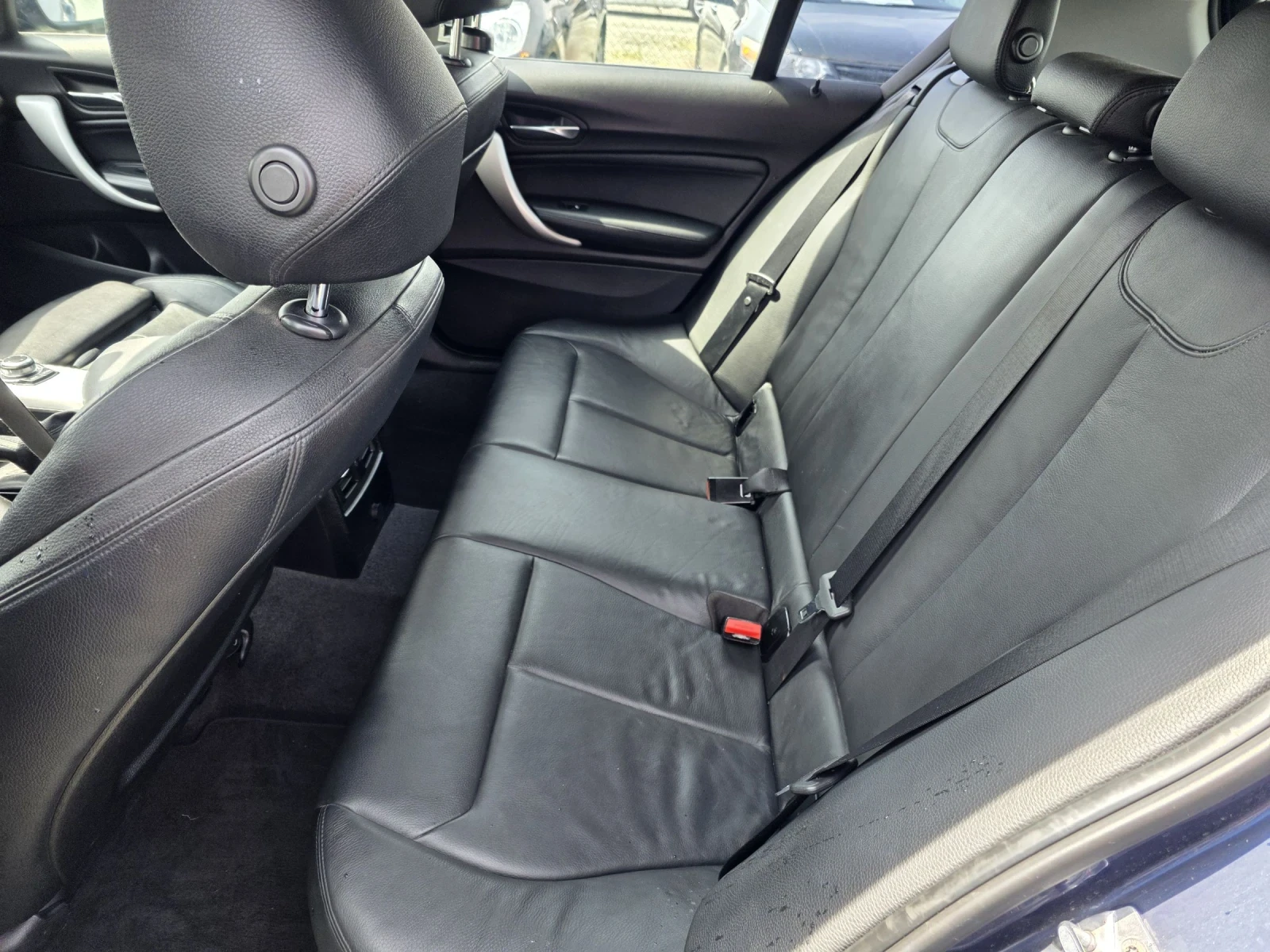 BMW 116 Нави кожа , снимка 11 - Автомобили и джипове - 54180070